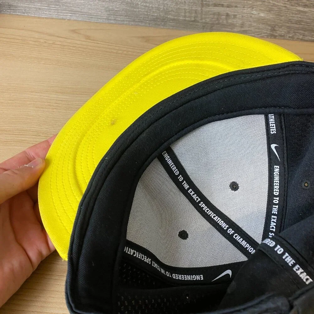 Oregon Ducks Hat Cap Strap Back Black Yellow Nike Dri‎ Fit Adjustable